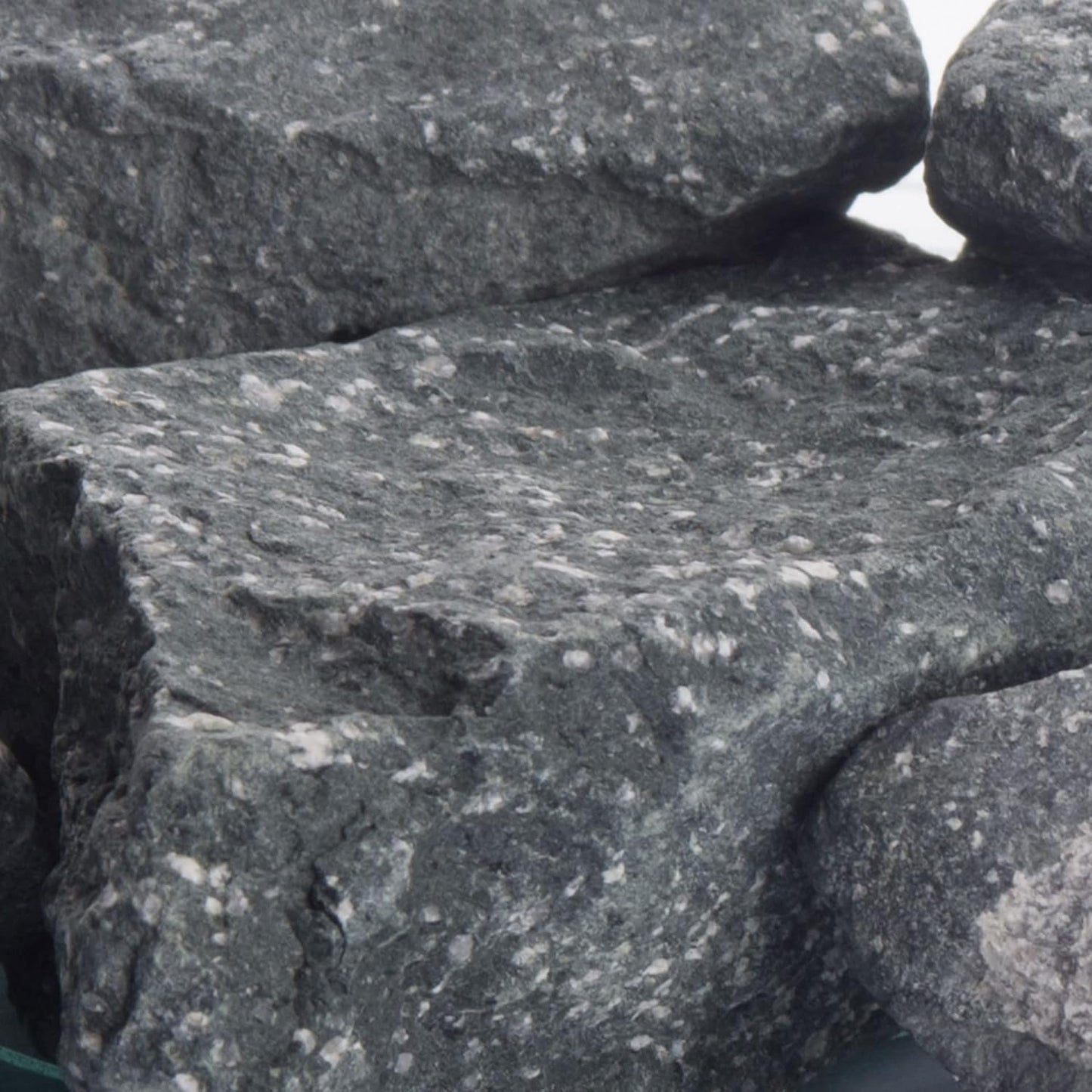 Deutsche Diabas Saunasteine 5 - 20 kg | 80 - 120 mm  | Hochwertige Aufgusssteine für Saunaöfen | Vorgewaschen | Hitzebeständig & Langlebig